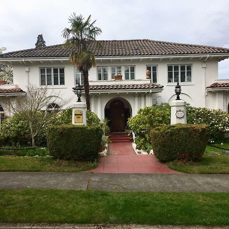The Villa Bed & Breakfast (Adults Only) Tacoma Exterior photo