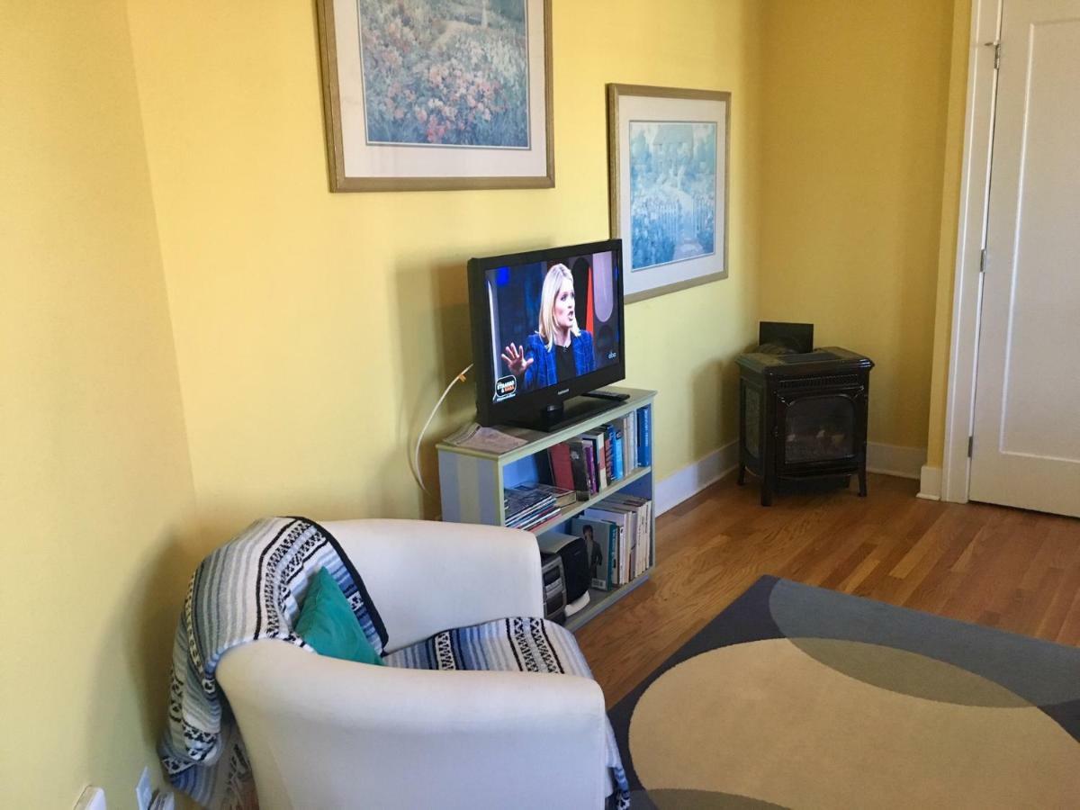 The Villa Bed & Breakfast (Adults Only) Tacoma Room photo