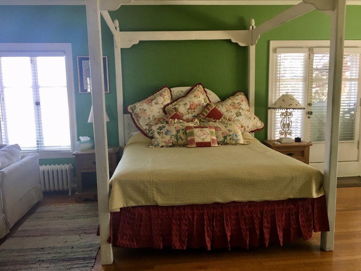 The Villa Bed & Breakfast (Adults Only) Tacoma Room photo
