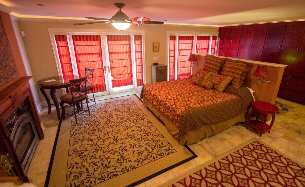 The Villa Bed & Breakfast (Adults Only) Tacoma Room photo