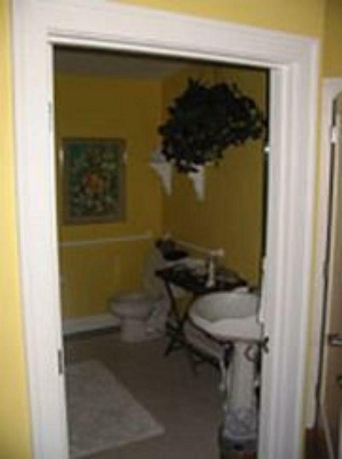 The Villa Bed & Breakfast (Adults Only) Tacoma Exterior photo