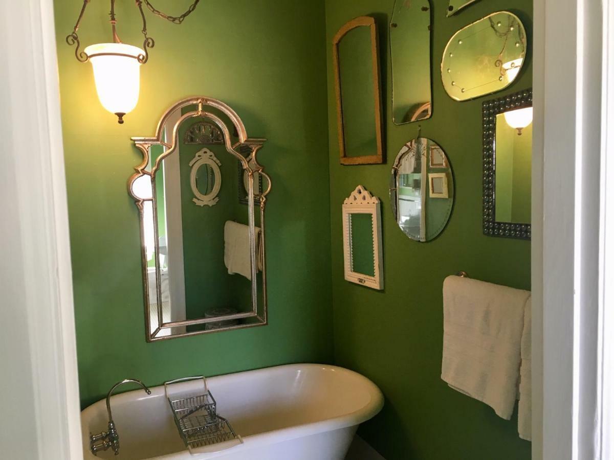 The Villa Bed & Breakfast (Adults Only) Tacoma Room photo
