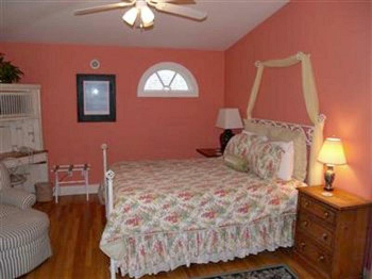 The Villa Bed & Breakfast (Adults Only) Tacoma Room photo
