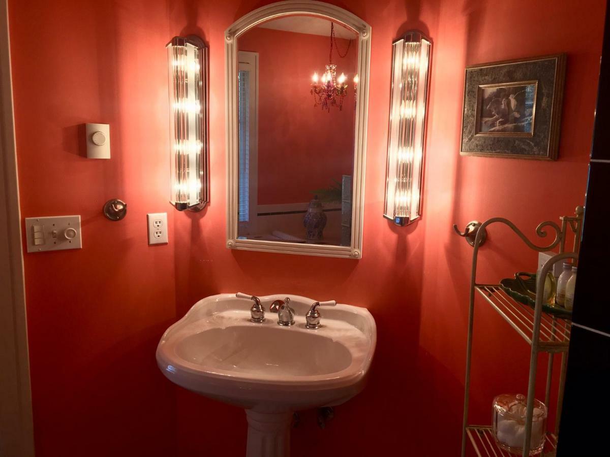 The Villa Bed & Breakfast (Adults Only) Tacoma Room photo