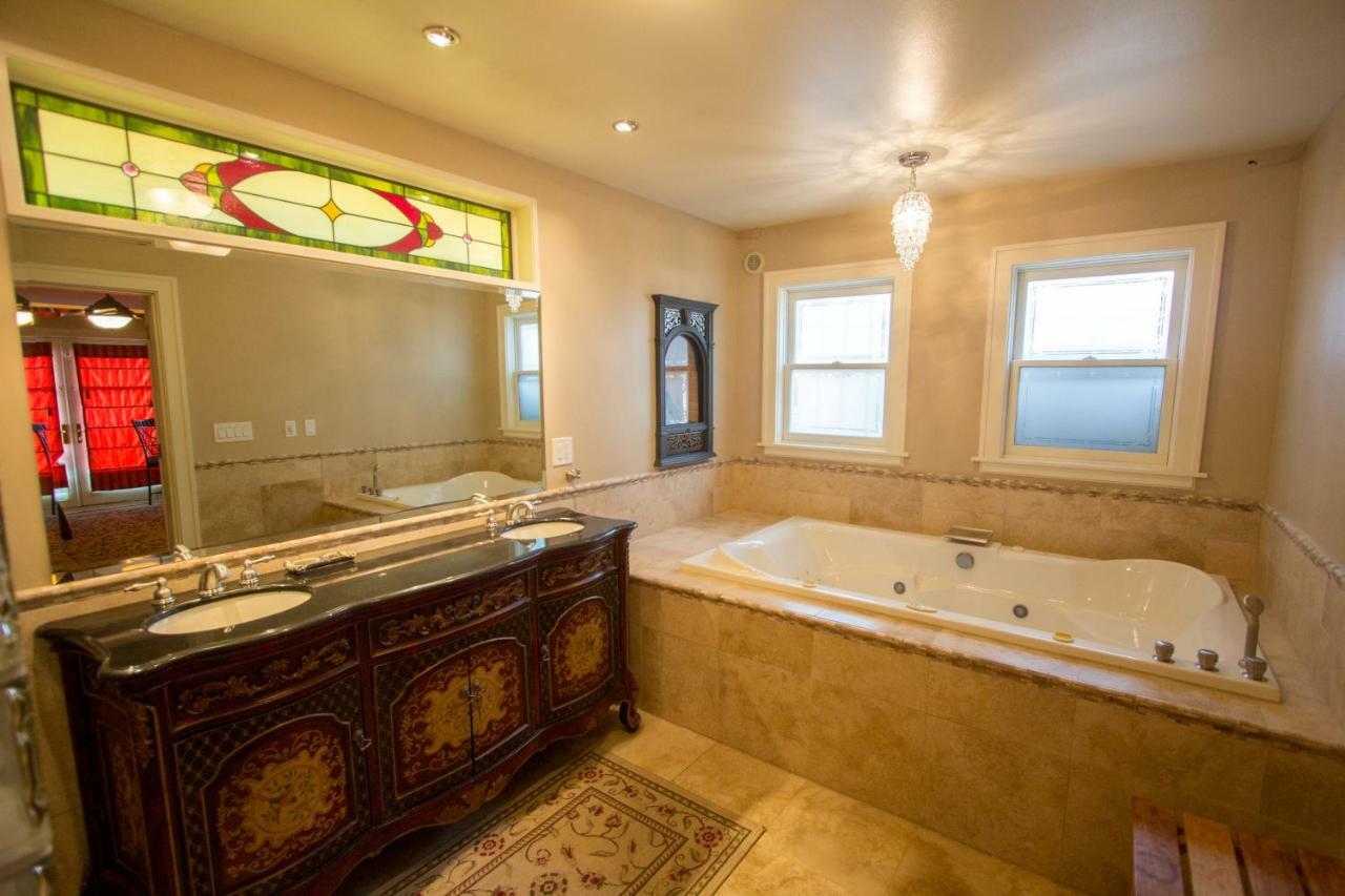 The Villa Bed & Breakfast (Adults Only) Tacoma Room photo