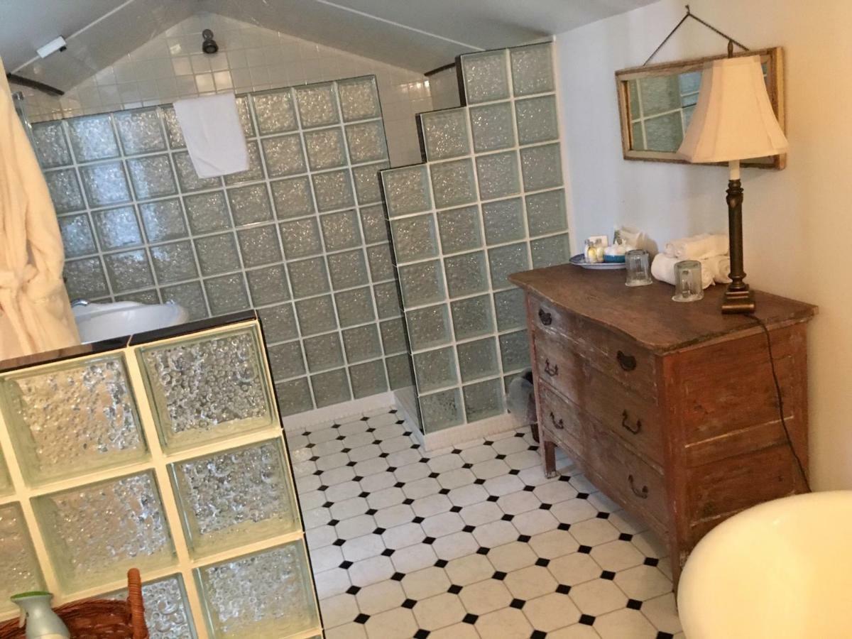 The Villa Bed & Breakfast (Adults Only) Tacoma Room photo