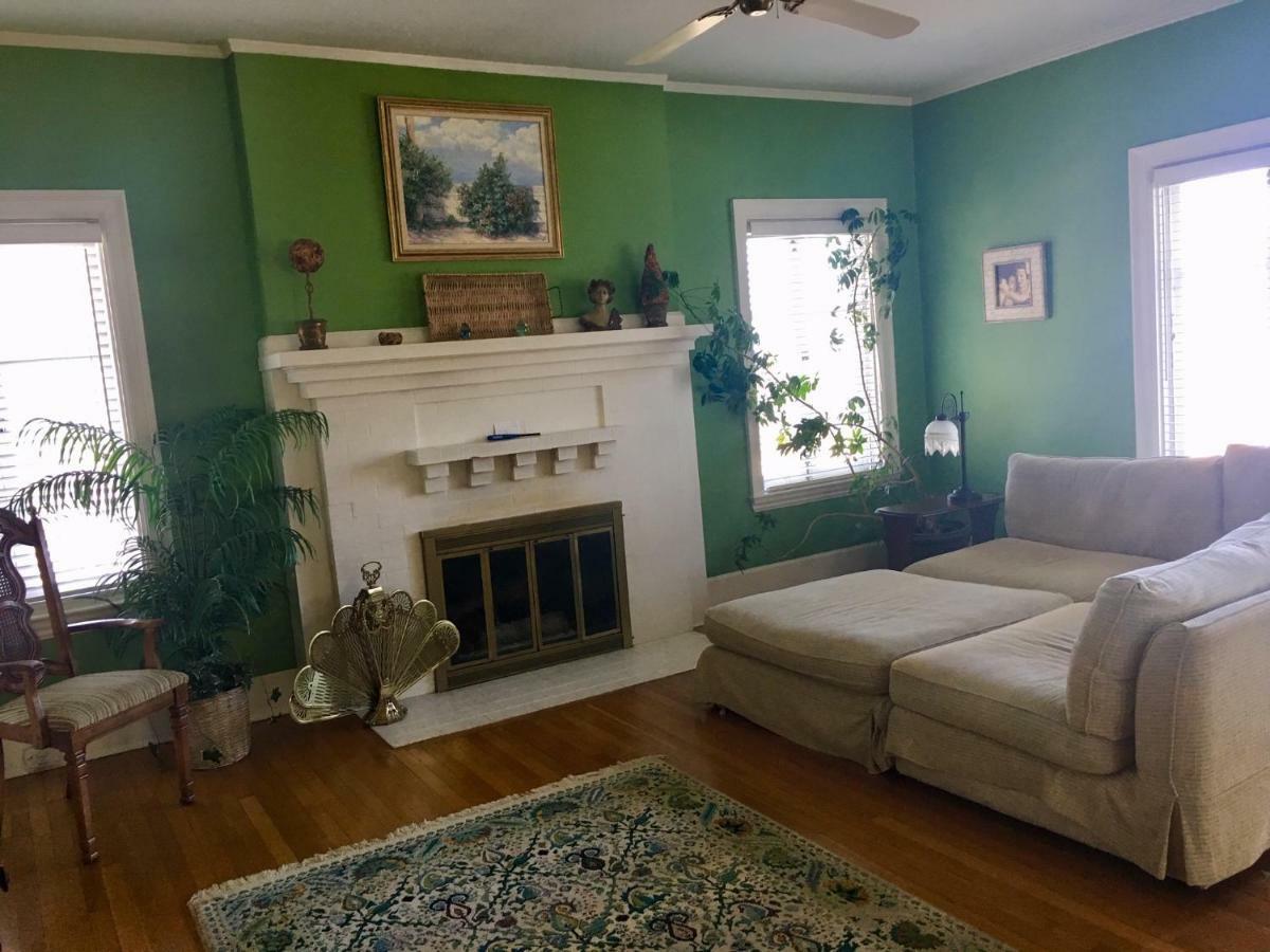 The Villa Bed & Breakfast (Adults Only) Tacoma Room photo